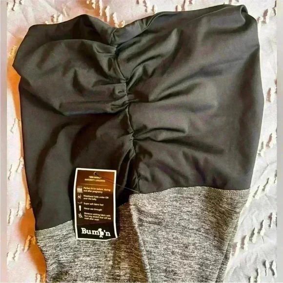 NWOT Bump'n Maternity/Post Leggings
Women's Size Small Black/Gray - Picture 4 of 6